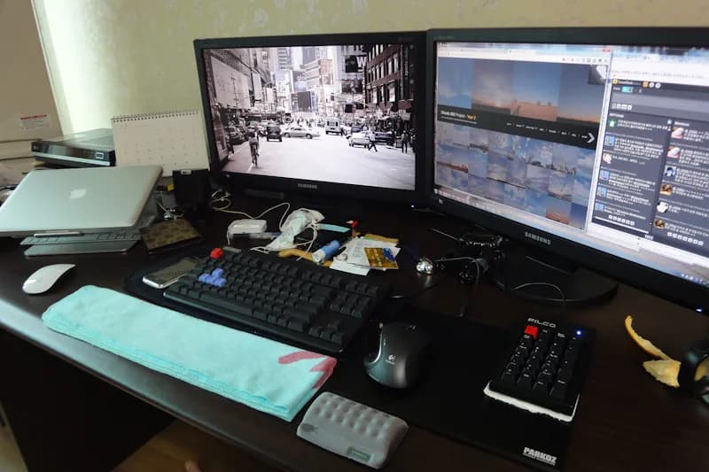 101205 - 책상샷 @ office