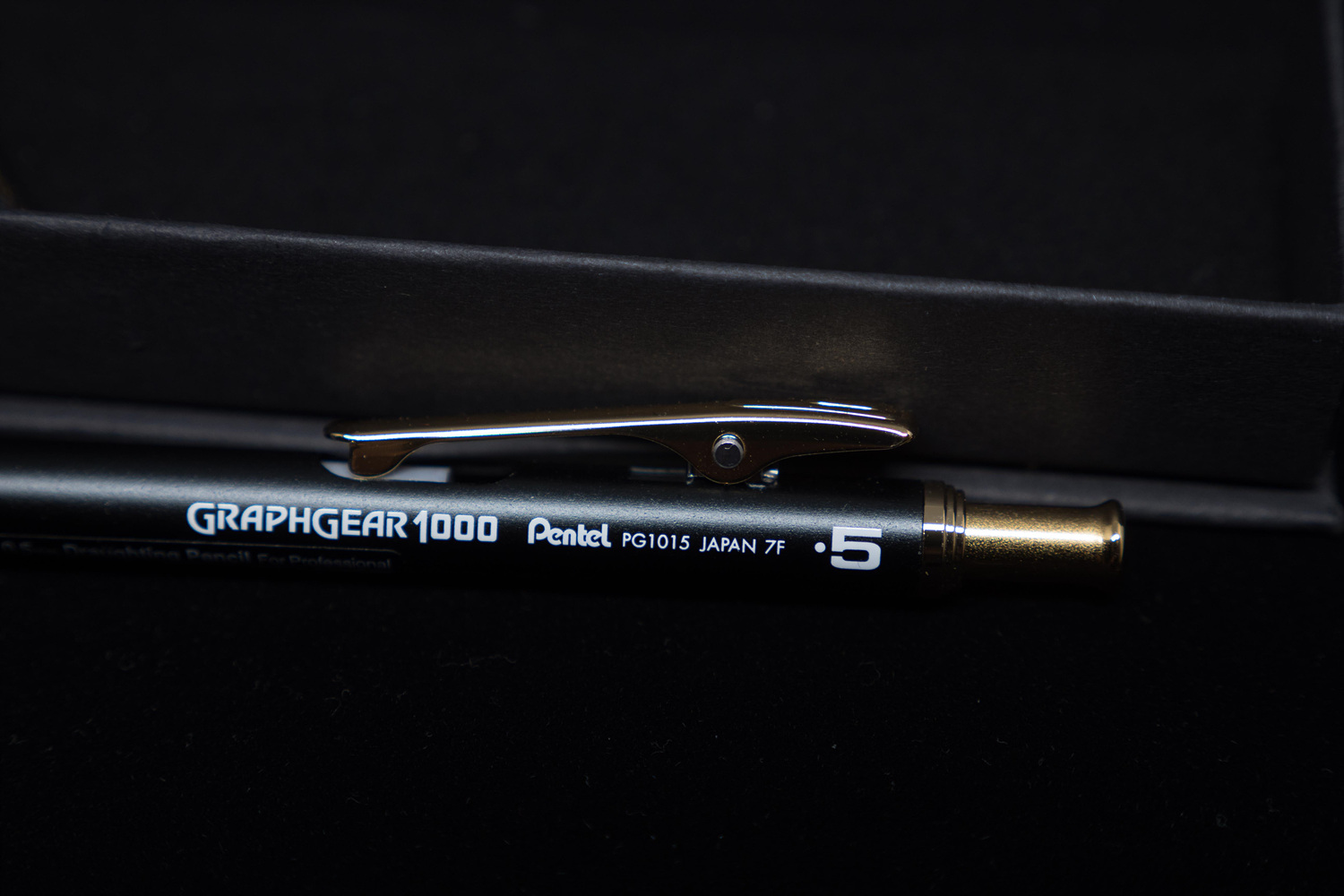 펜텔 그라프기어 1000 샤프 (0.3mm와 0.5 골드 버전)